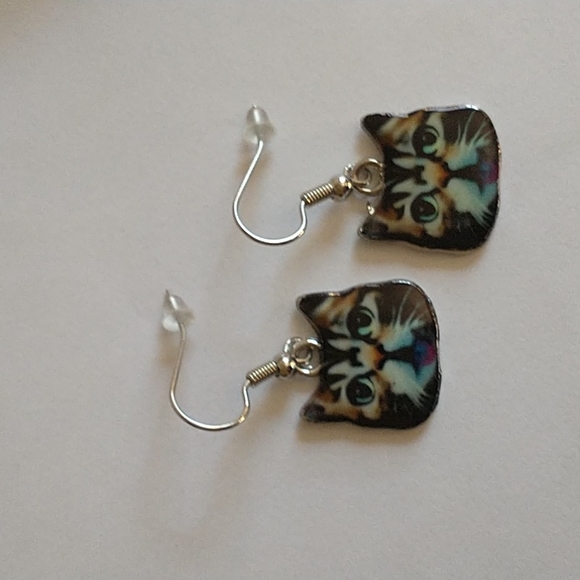 Jewelry - Adorable Kitty giving a Razberry Earrings!